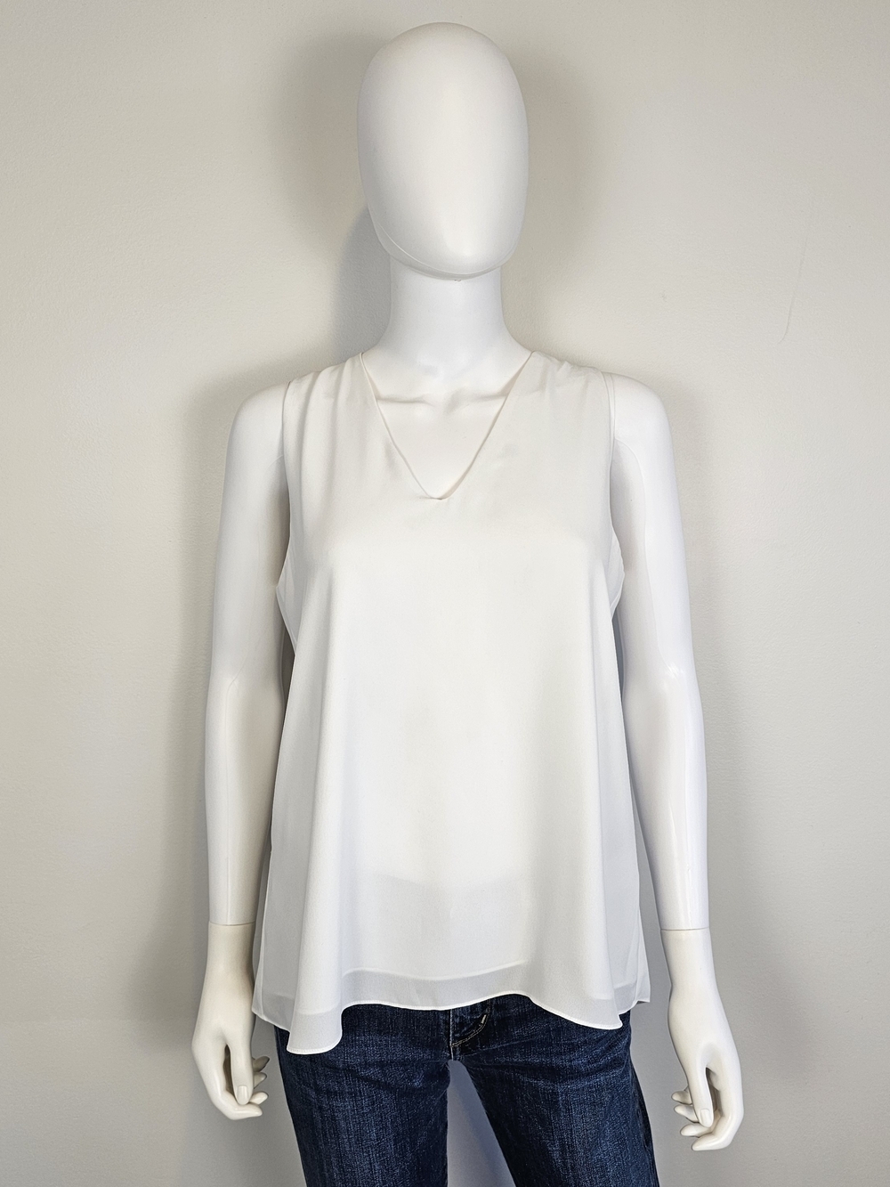 Babaton Aritzia White V-Neck Open Back Blouse Sz M